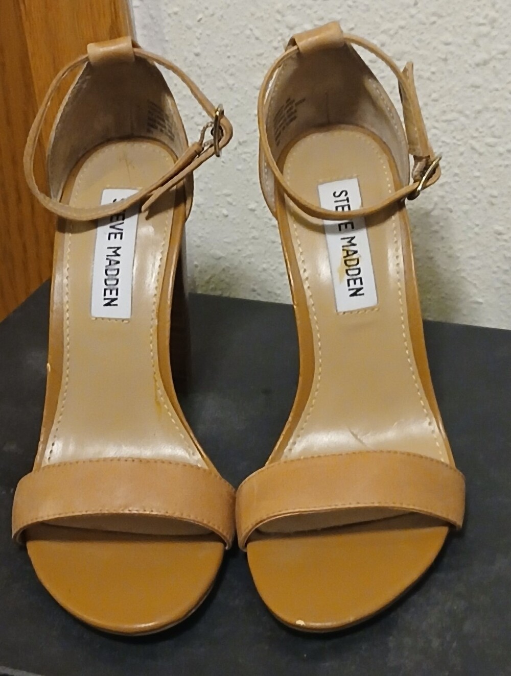 Steve Madden Carson Tan Leather Ankle Strap Block Heel Sandals Size 6M